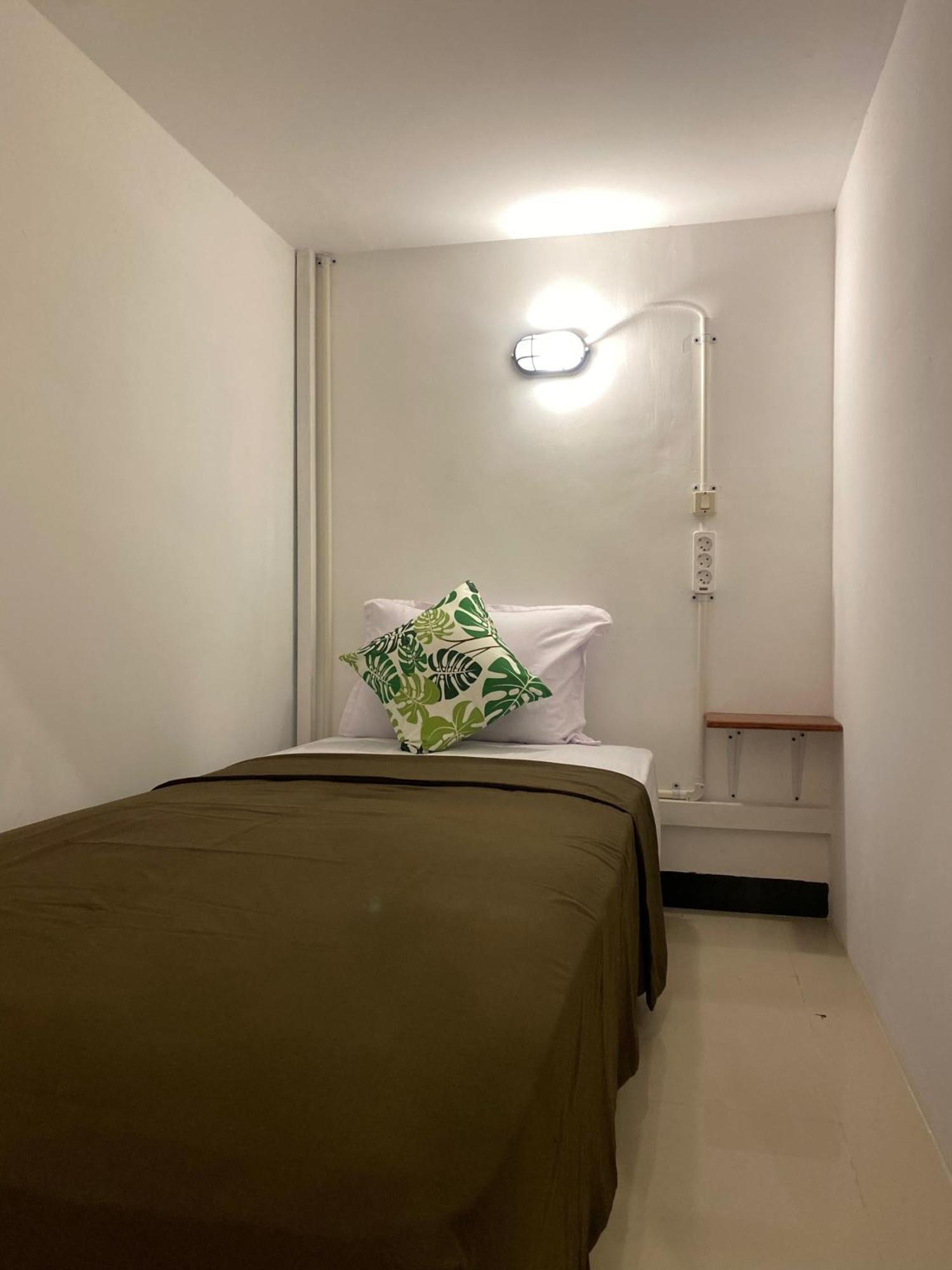 Hostel Revive By Snooze Banyuwangi  Exterior foto